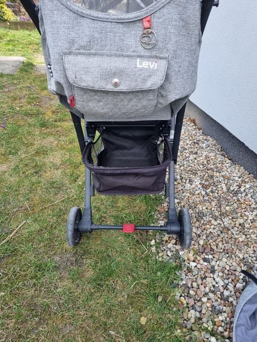 Wózek spacerowy Levi Quatro lekki składany z dodatkami