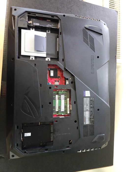 ASUS ROG G703GX Laptop 17” RTX2080 i7-8750H 64GB RAM 144Hz IPS - F.VAT