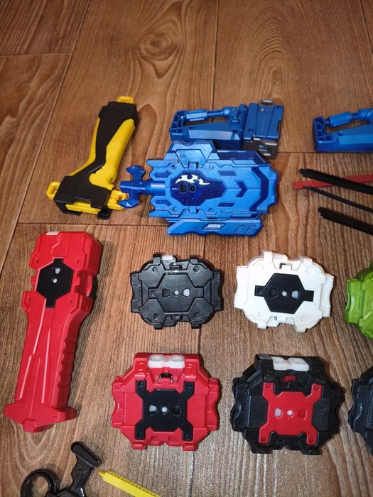 Іграшки Beyblade