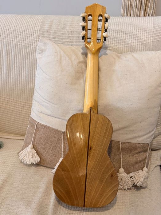 Cavaquinho de Alfredo Matos Machado