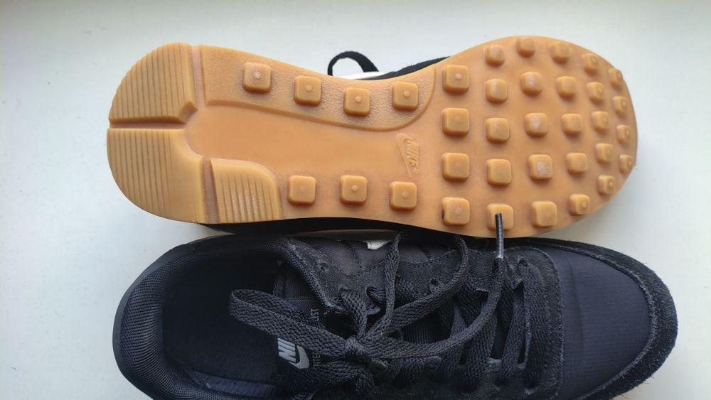Кросівки Nike в гарному стані