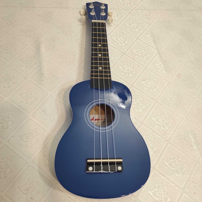 Гітара- перше знайомство з музикою