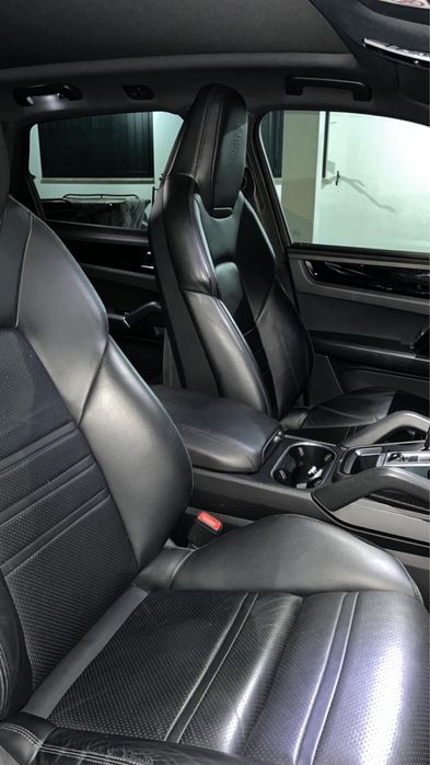 Porsche Cayenne e-Hybrid 462 cv