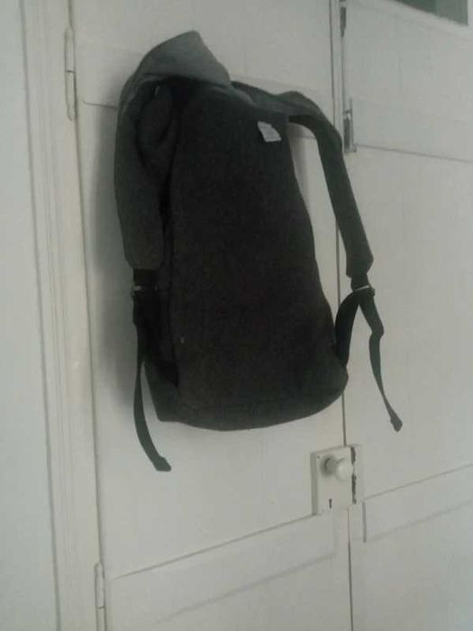 Mochila com capuz em Burel