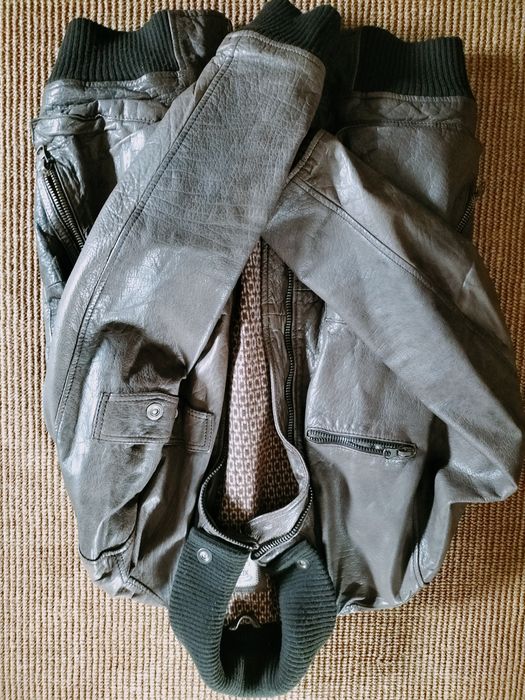 Casaco em pele como novo