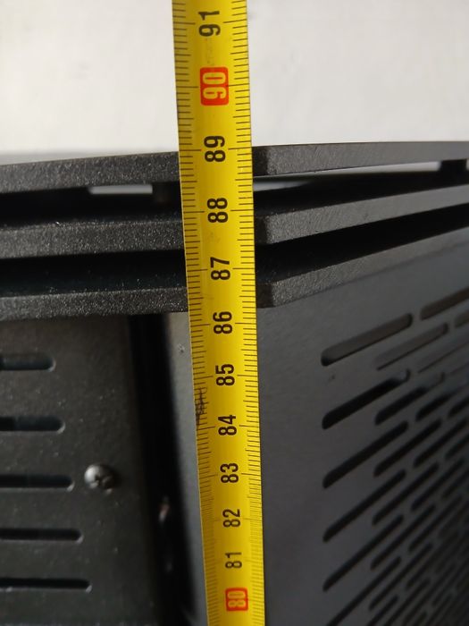 Vendo salamandra a lenha, de canto, ventilada. Marca Solzaima. Como nova.