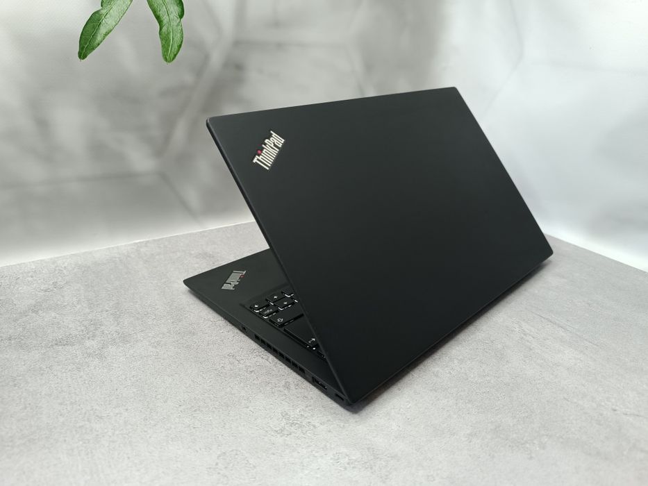 Ноутбук Lenovo ThinkPad X1 Carbon 5th/i7-7500U/16/256 /14" Full HD IPS