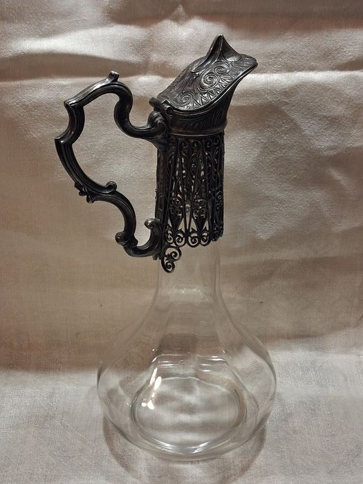 Винтажный графин