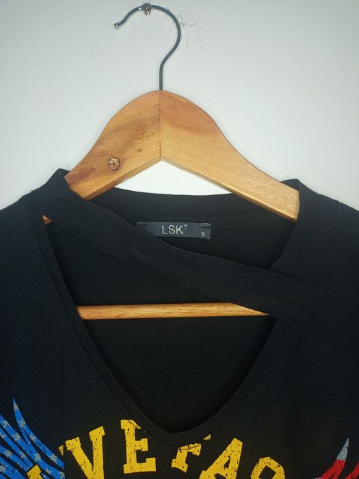 Bawełniany czarny  t-shirt z cekinami LSK S,
Od pachy do pachy 51 cm
R