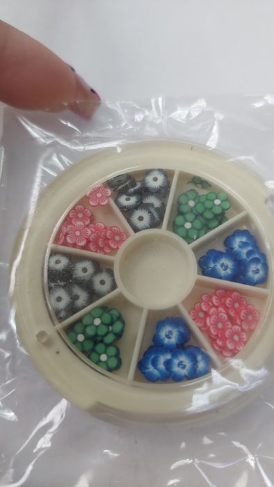 Nail art accessories