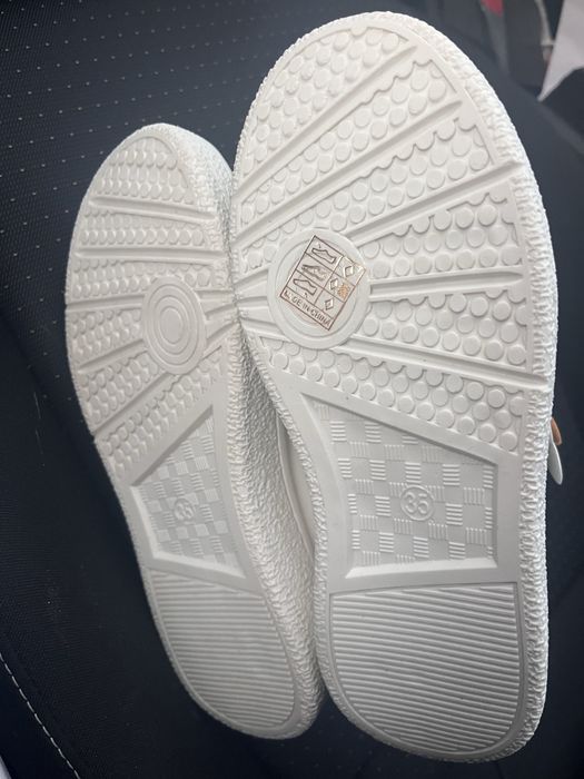 Tenis novos n35 ( pequeno)