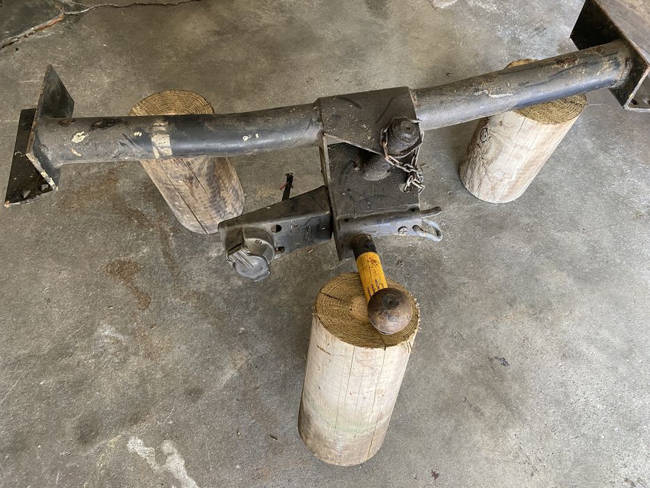 ORIGEM - Engate Reboque bola gancho - Volvo 240