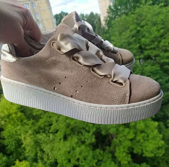 Стильні замшеві жіночі кросівки бренду TANG