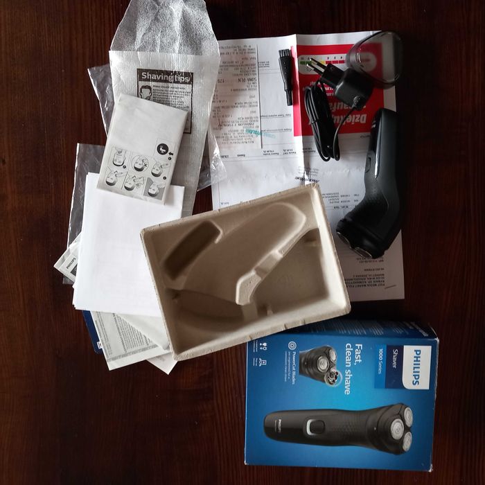 Maszynka do golenia PHILIPS 1000 seria S1232/41, jeszcze na gwarancji