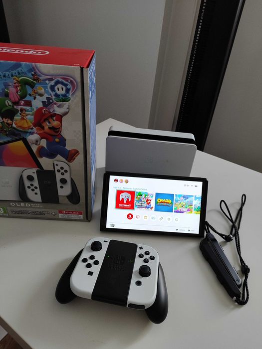 Nintendo Switch OLED Desbloqueada + 500GB