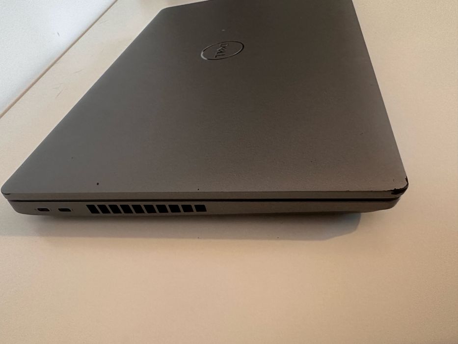 Dell Latitude 5521