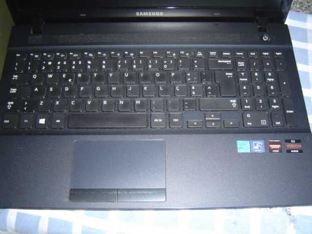 Portatil Samsung ATIV NP275E5E com ecrã Led HD (15.6) para peças