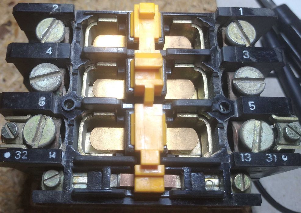 Пускатель магнитный электромагнитный контактор трехфазный Lovato ABB