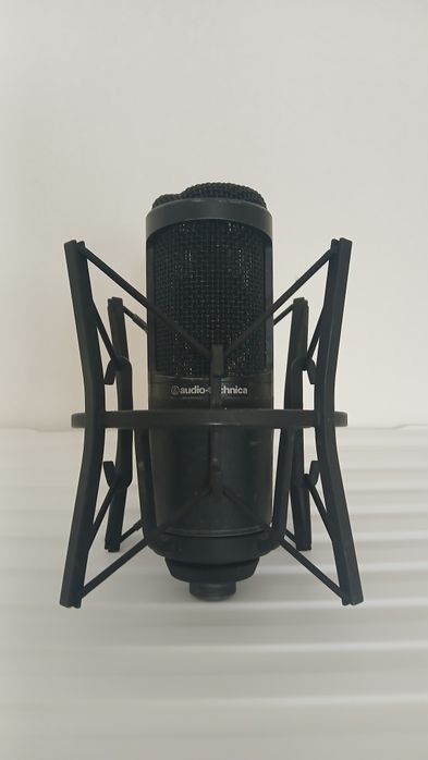 Conjunto de gravação para Home Studio (Microfone e Interface)