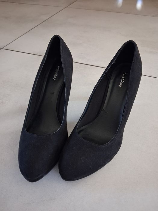 Buty czarne na obcasie