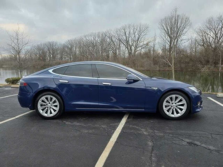 Tesla Model S P100D      2016