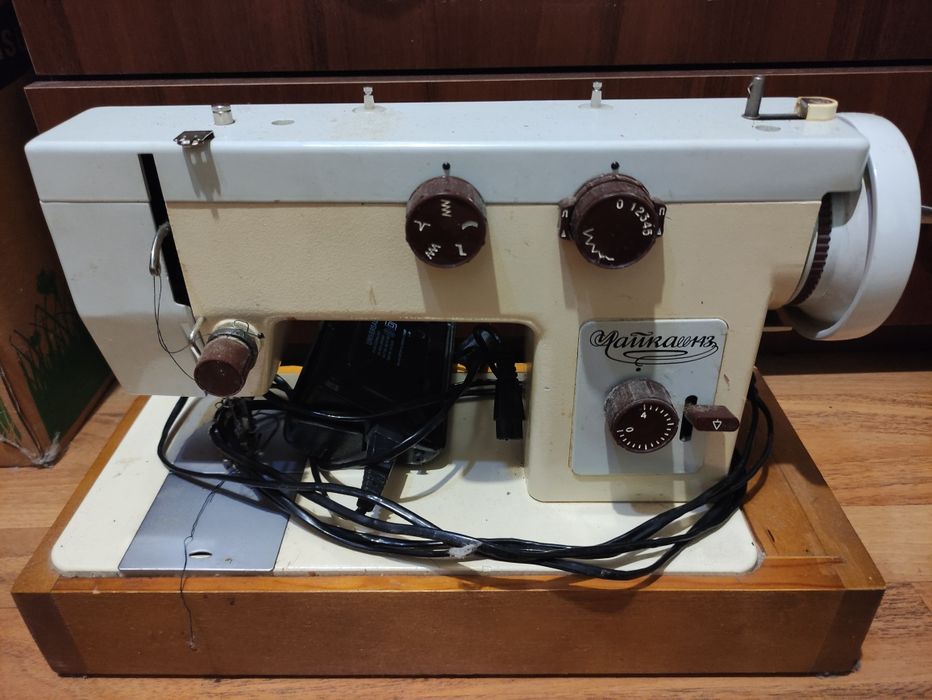 Швейна машина Чайка 143