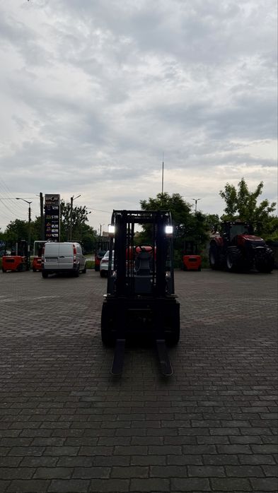 Навантажувач Doosan D30-G PRO 5 Погрузчик