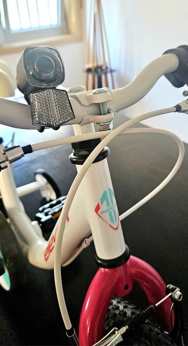 Bicicleta de criança NOVA