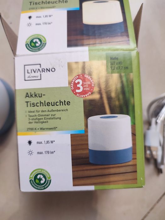 Akumulatorowa lampka stołowa