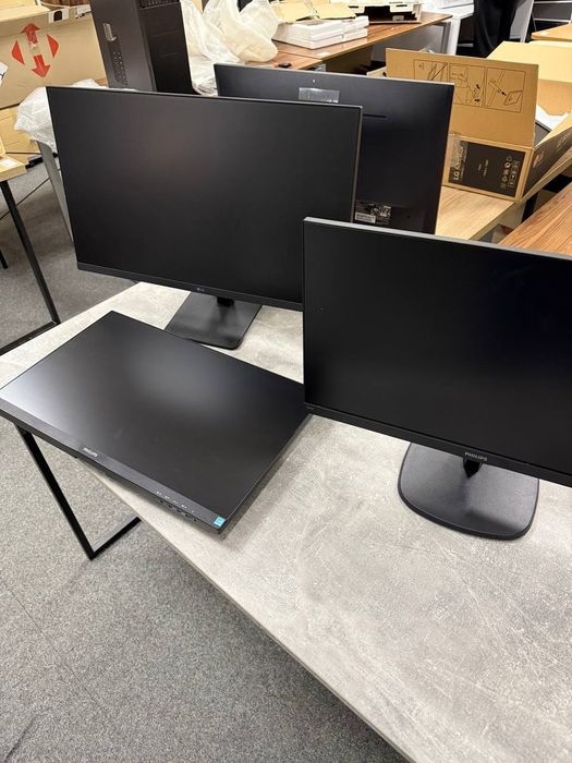 РОЗПРОДАЖ МЕБЛІВ З ОФІСУ, столи, крісла, стелажі, стільці, тумби