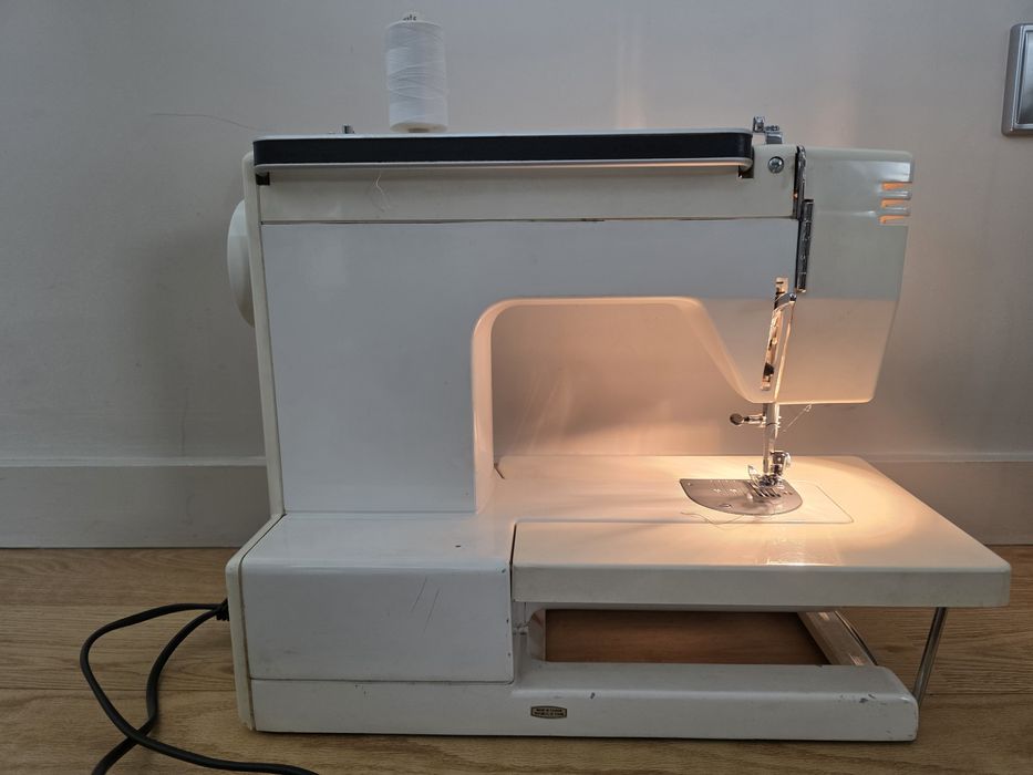 Máquina de costura Elna elnita 120