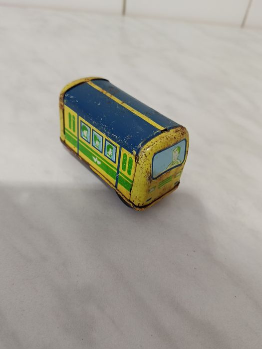 Игрушка заводной автобус