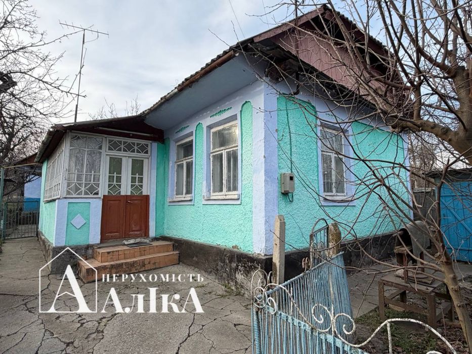 Продам невеликий будинок