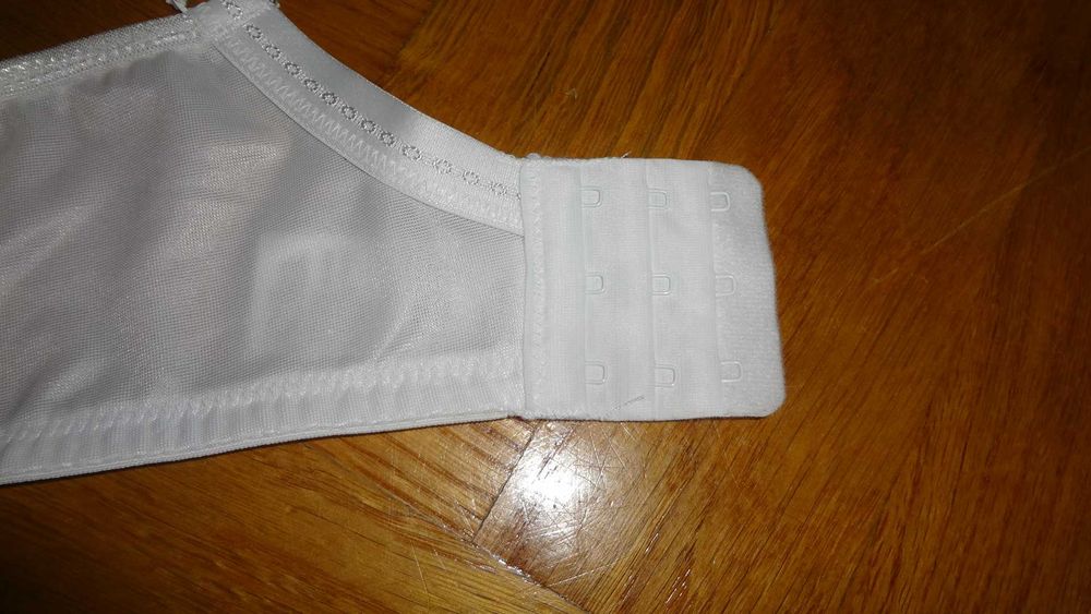 Biustonosz Pretty Secrets Rose 100E, nowy, biały,śliczny