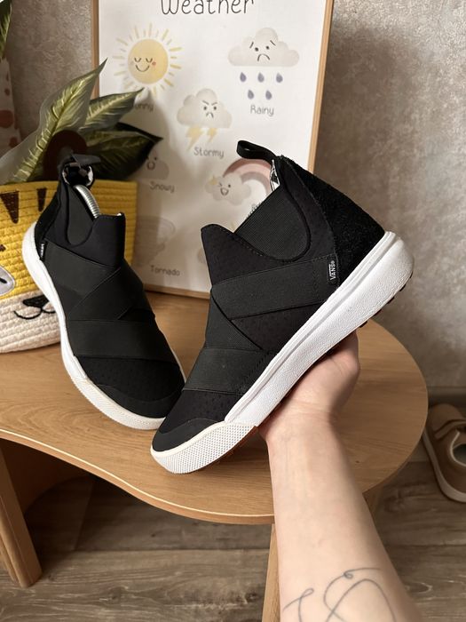 Круті кросівки Vans 39р
