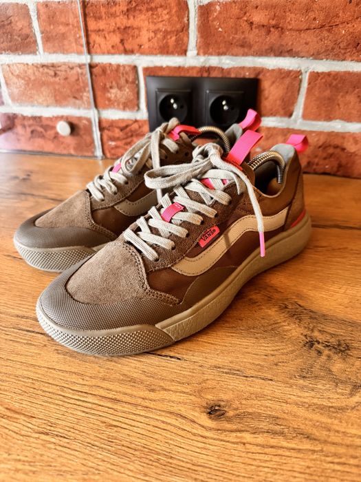 brązowe buty Vans UltraRange EXO SE