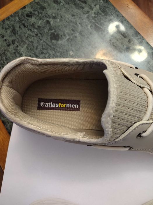 Nowe  buty letnie sportowe bardzo lekkie rozm.40
