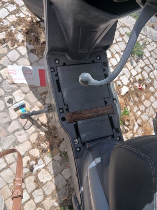 Vendo moto, sem bateria..
