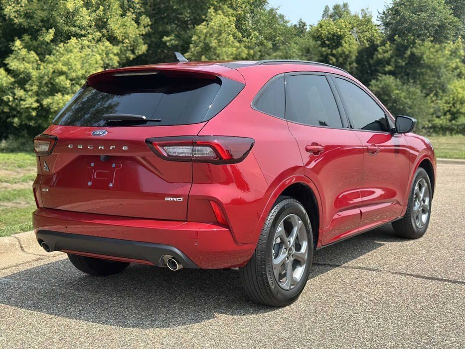 Ford Escape      2024