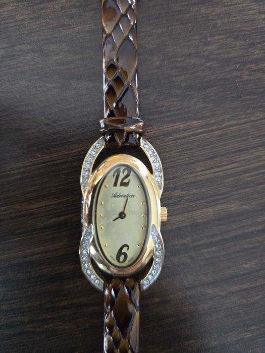 Zegarek damski kwarcowy na pasku Adriatica A3527.1271Q