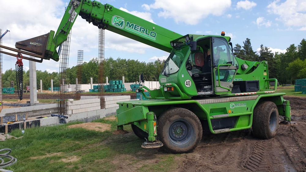 Wynajem ładowarki teleskopowej obrotowej Merlo, kosz, widły, wciągarka