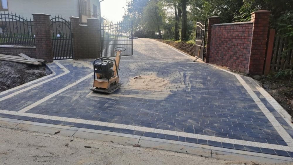 Brukarstwo układanie kostki brukowej, ogrodzenia panelowe , koparka