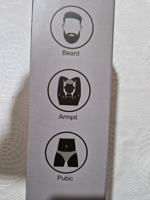 Máquina de aparar pêlos corporais e barbeador. Nova