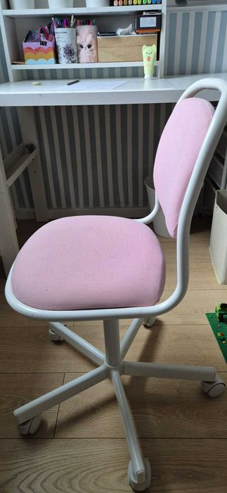 Dwa krzesła obrotowe dziecięce Ikea Orfjall