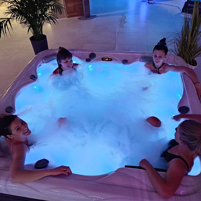 Spa na wyłączność ...2 baseny , jakuzi ,  2 sauny  . Sinaloa-SPA