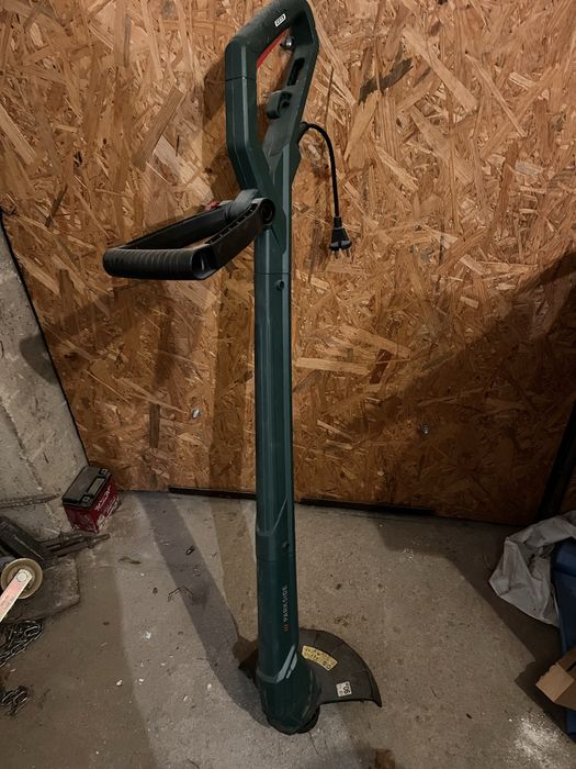 Podkaszarka sieciowa Parkside Prb300