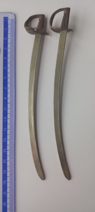 Zabytkowe małe ozdobne szabelki