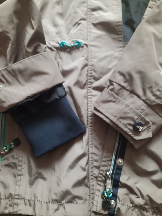 Ветровка женская