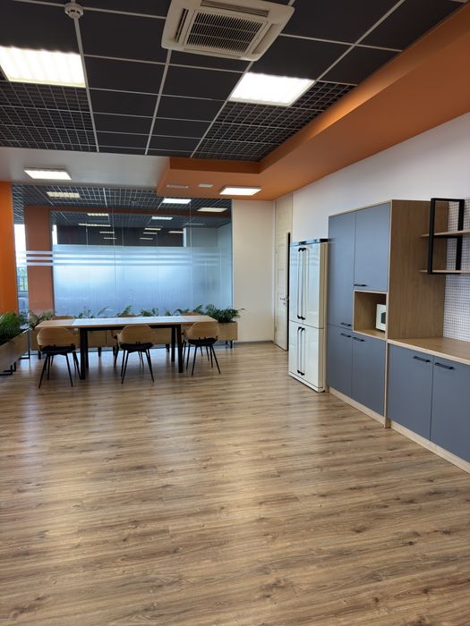 Готовий офіс 495 м² у БЦ Compass, Стрийська - 6 кабінетів + open space