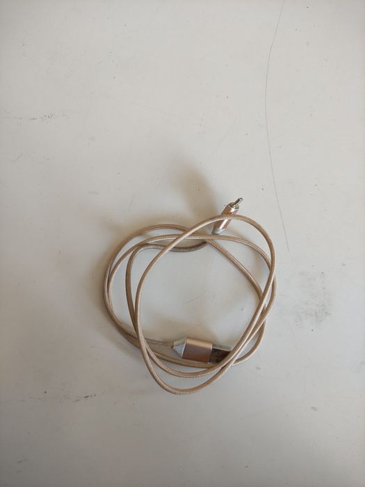 Cabo carregador de telemóvel